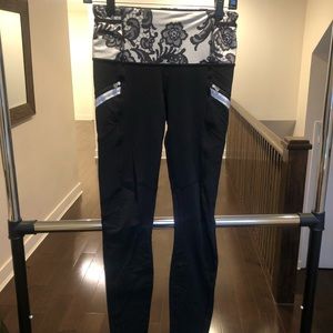 Lululemon Leggings with black and white Floral